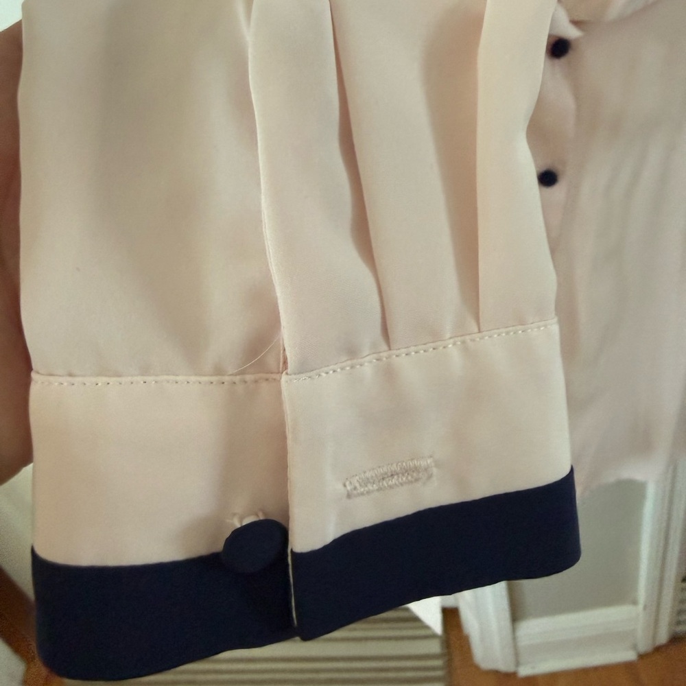 Chic Cream Button-Down Shirt with Navy Trim - Picture 5 of 6